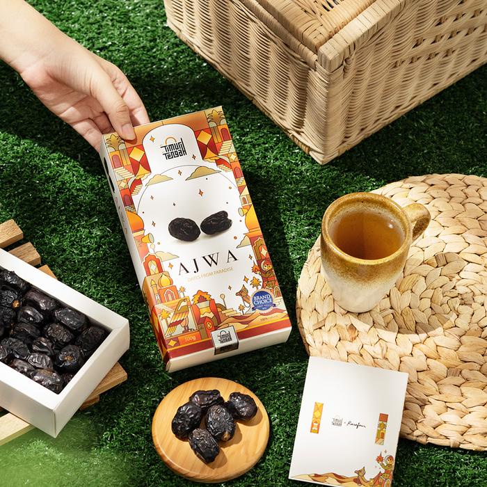 

Kurma Ajwa 500 gr Timur Tengah Rasefour Kemasan Spesial Edition