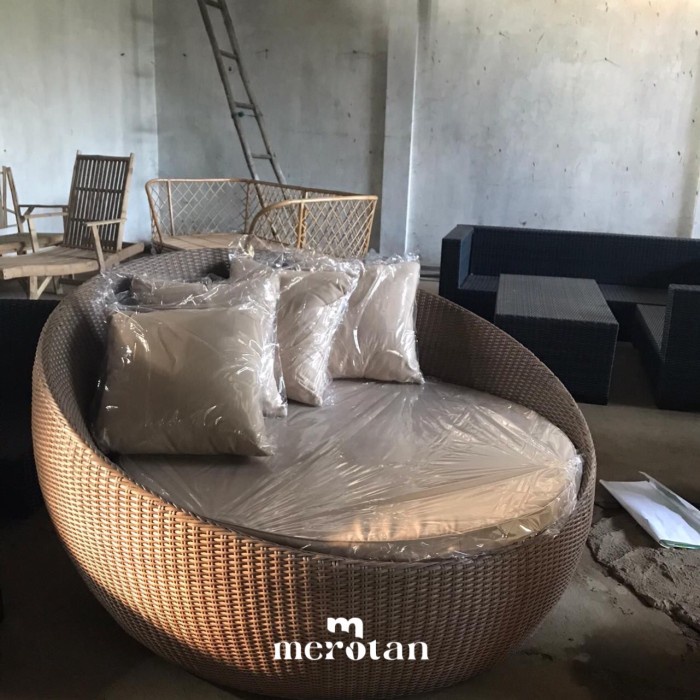 Day Bed Rotan Sintetis / Sofa Bulat Rotan Sintetis Harga MurahBebas OngkirTerbatas!!Termurah