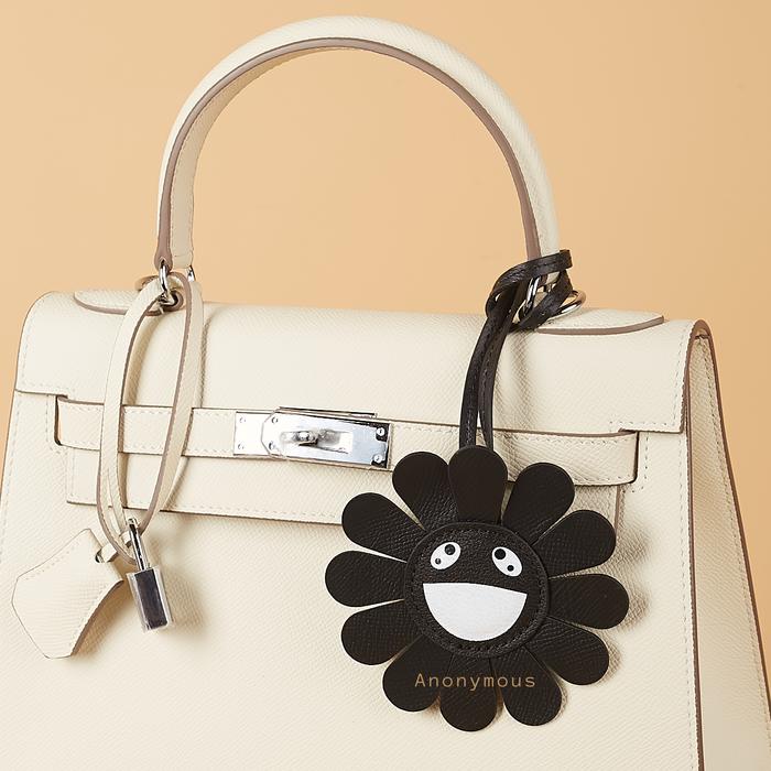 

Terlaris Anonymous Sun Flower Charm Taiga (No Brand) SALE