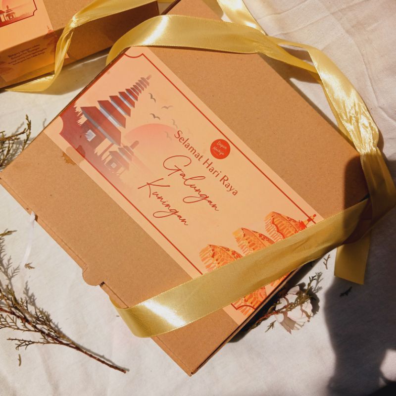 

BEST SALE Gallungan Kuningan Hampers Set Hampers Kue Kering Hadiah Gift Package