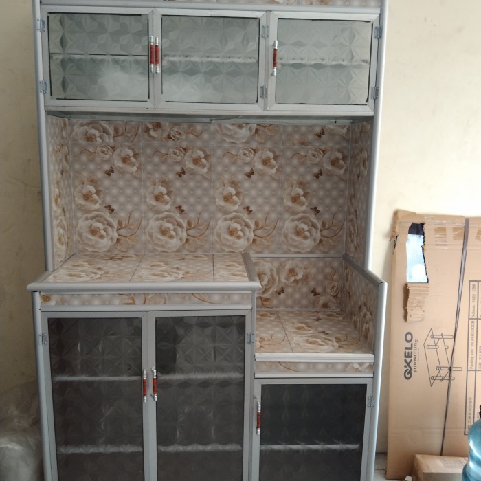 Lemari rak piring alunium 3 pintu tiang besar
