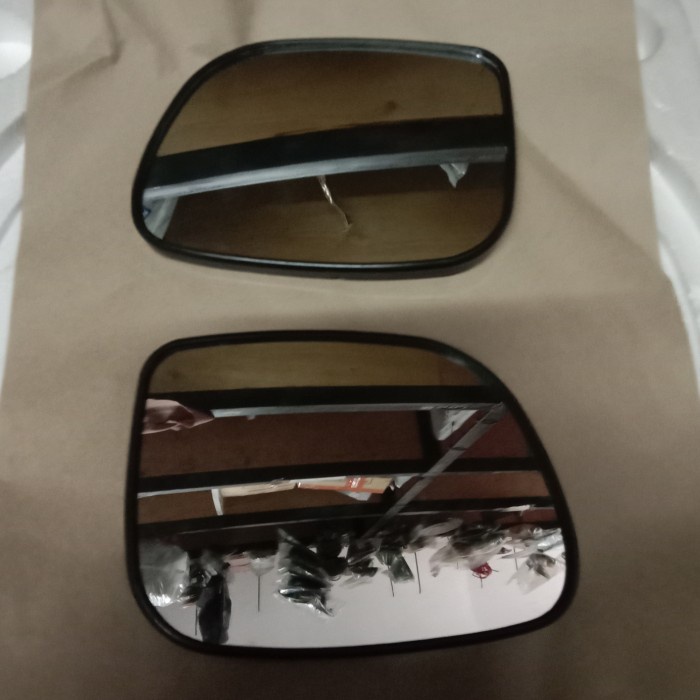 kaca spion mobil Taruna