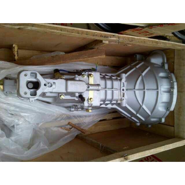 Terbatas Gearbox Transmisi Assy Isuzu Panther Kapsul 2.5