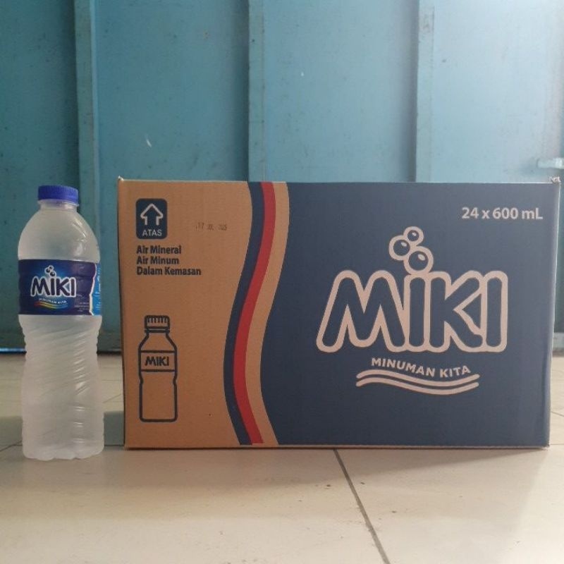 

Air Mineral Botol MIKI 1 dus 600 ml isi 24 botol / Air Minum Putih Aqua Ron Lemin