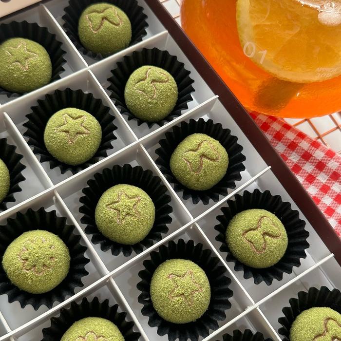 

Zelco - Coklat Ball Coklat Lembut Full Matcha Creamy Food Snack Cemilan Bola Cokelat