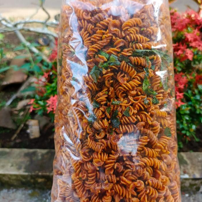 

1 Kg Makaroni Spiral Pedas Daun Jeruk Ternampol - Camilan Snacks - Food