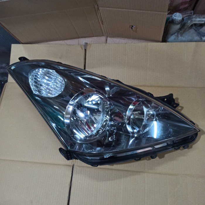headlamp toyota wish copotan kanan original
