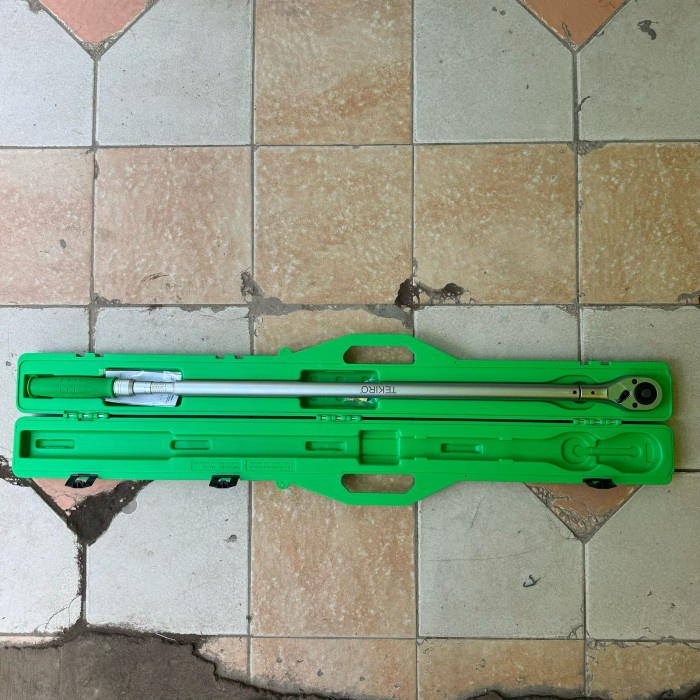Torque Wrench / Kunci Torsi Tekiro 200-1000 Nm 1" TR8400