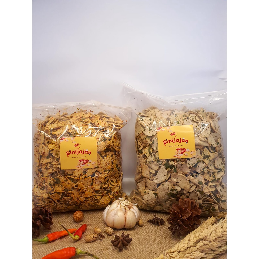 

Sinijajan Basreng Bulat Pedas Daun Jeruk dan Asin Daun Jeruk Ukuran 1kg dan 500gr