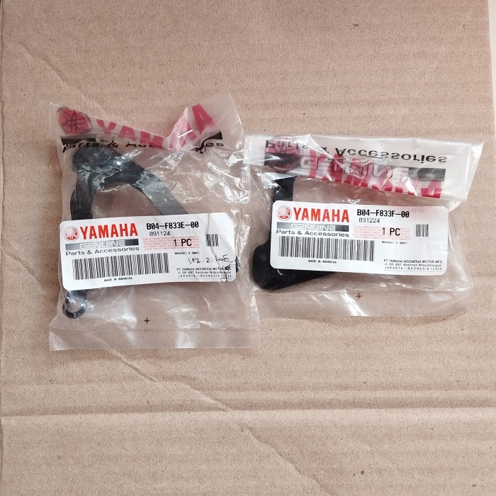 BRACKET UNDERCOWL KANAN KIRI MT25 OLD ORIGINAL Kode 556