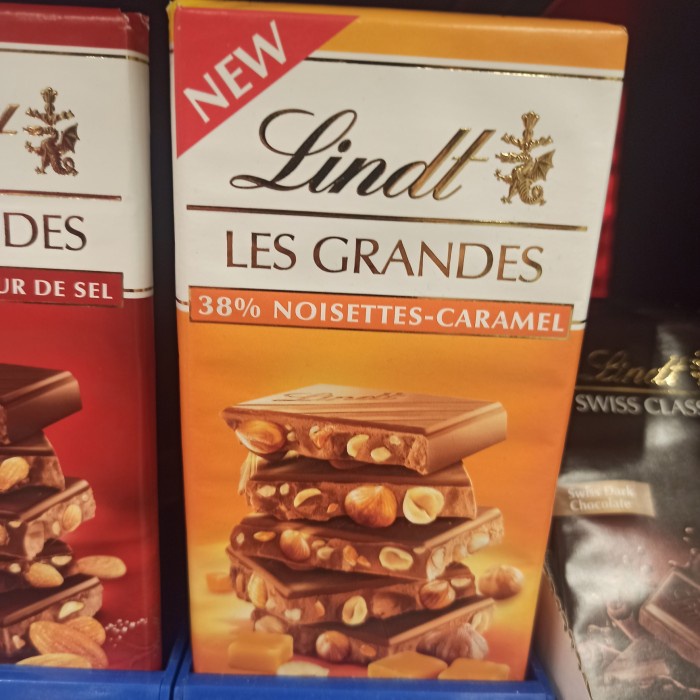 

Terbaru Lindt Les Grandes 38% Noisettes Caramel 150Gr Ready