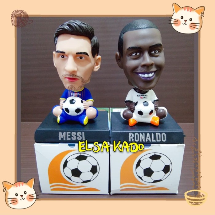 pajangan mobil hiasan dashboard messi ronaldo foot ball boneka goyang