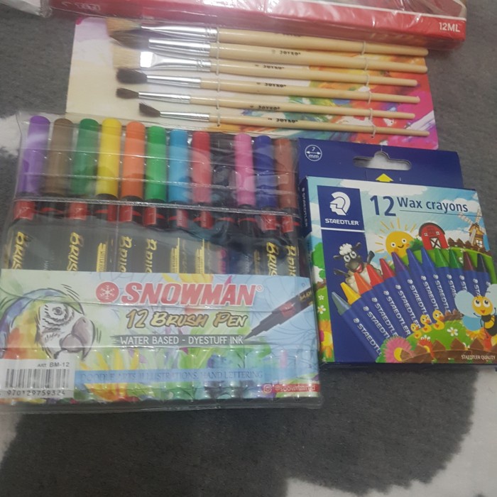 

TITI 12 ACRYLIC COLORS , SNOWMAN 12 BRUSH PEN DAN BONUS SET
