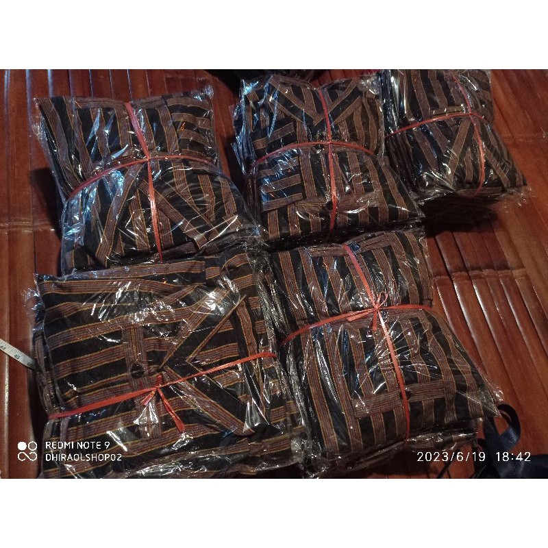 {{ Lurik Baju Adat Laki-Laki Dewasa Sorjan & Model Shanghai Khas Jawa .Baju Lurik, Grosir Termurah