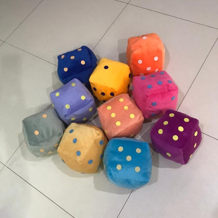JTTOP BONEKA BANTAL DADU 15X15CM BOARD GAME MAINAN ANAK