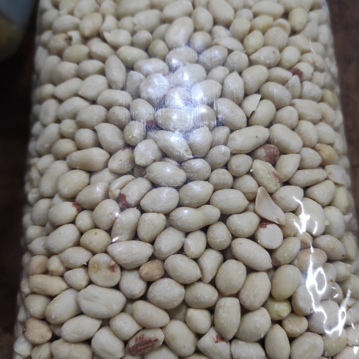 

kacang kupas 1kg