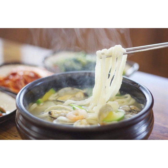 

Wang Oriental Style Noodle Mi Basah Korean Knife Cut Fresh Noodle