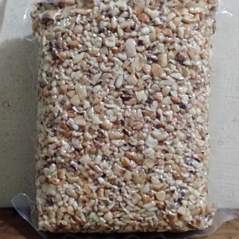 

kacang mede menir berat 1 kg