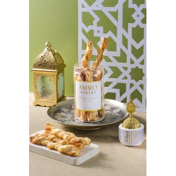 

ANIMO BAKERY CHEESE STICK PARMESAN KUE KERING HAMPERS