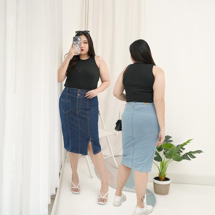 Onetta - BERLYN (Size Jumbo) - Rok Jeans Kancing Wanita Span Pendek Semi Formal 80 KG++