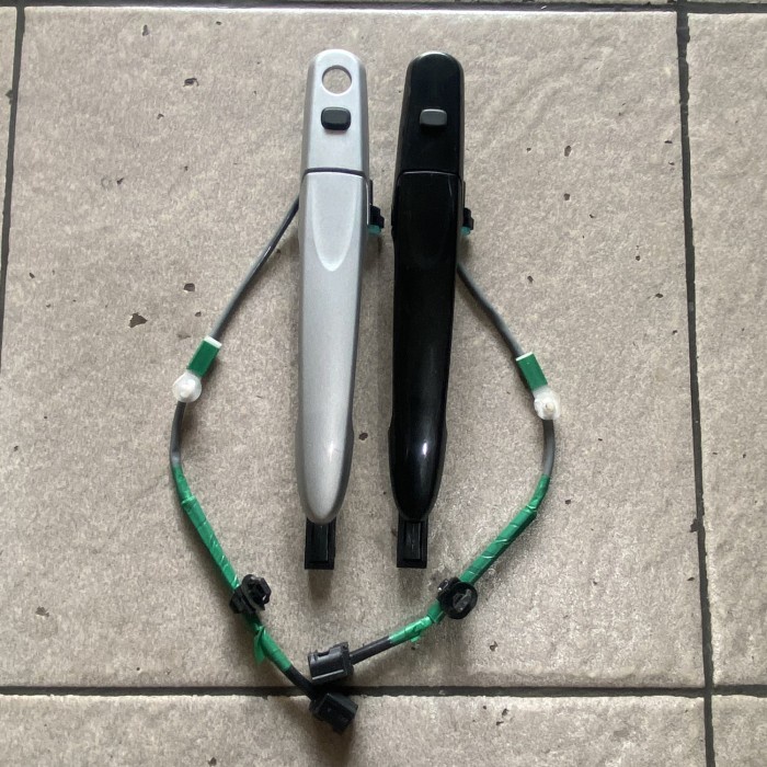 Handle Pintu Depan Luar Rush Terios 2018 2019 2020 2021 2022 2023