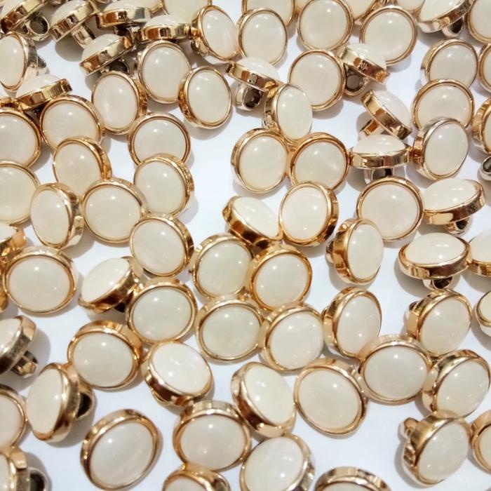 

Kancing Baju Mutiara 12 mm - list silver dan list gold isi 100 pcs