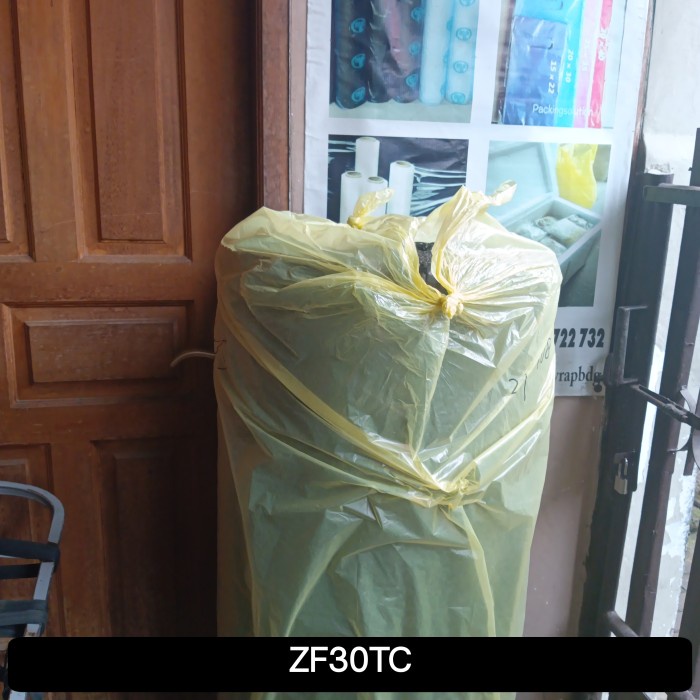 

party- bubble wrap warna hitam tebal murah GMP bandung cimahi gojek / grab