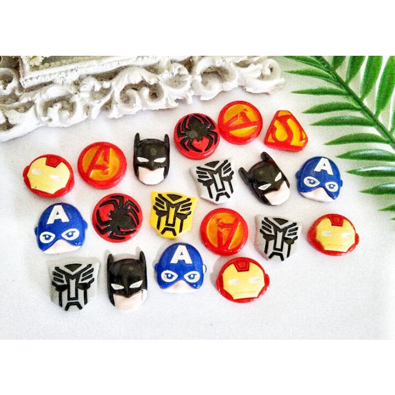 CLAY/RESIN SUPERHERO ISI 100 PCS