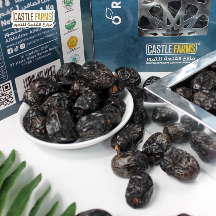 

Lezat- Castle Farms Kurma Ajwa Premium Organik 1 kg