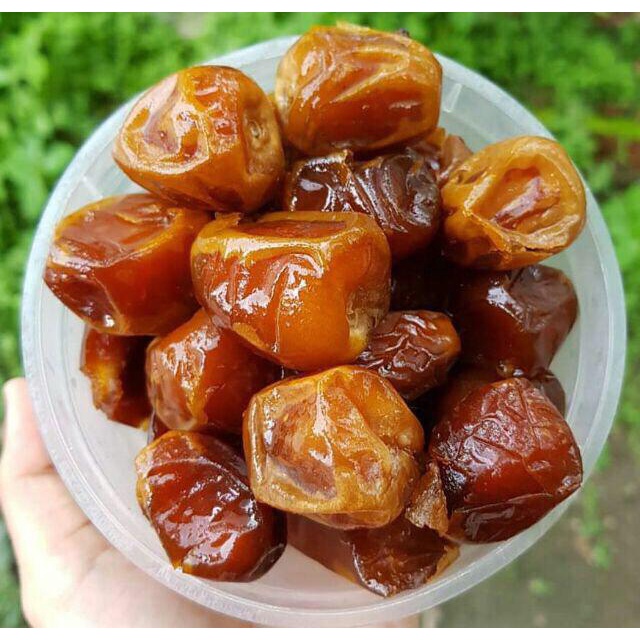 

Lezat- KURMA RAJA SUKARI 1kg Sukary Basah Madinah Dates AlQosim Sukariy qasim