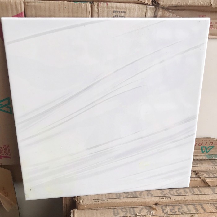 Keramik 30x30 putih motif carara (glossy)/ keramik lantai putih motif