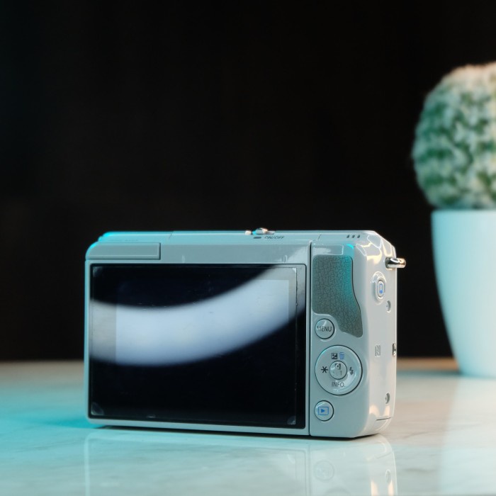 Canon Eos M10 (Bonus Tas Baru) Terlaris