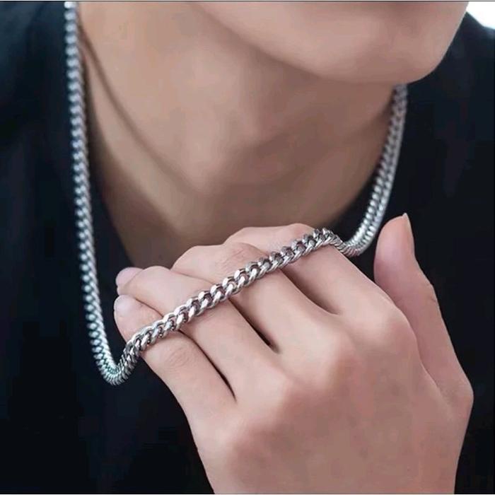 WTS- Kalung Rantai Kecil Titanium Kalung Pria Rantai Model Stainless Elegan Hadiah