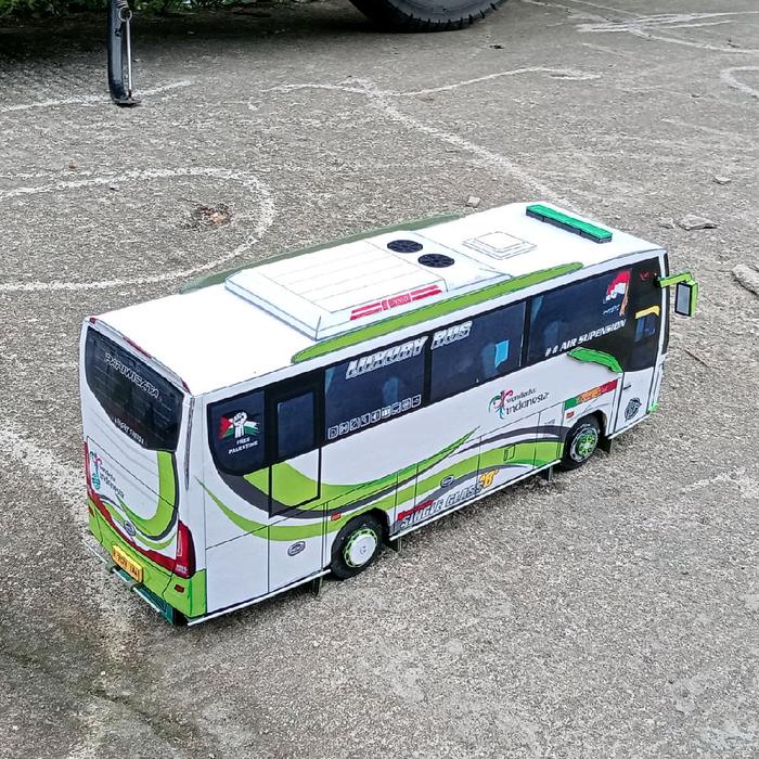 terbaru  papercraft bus dewi sri "samada & friend" skala 20 ready