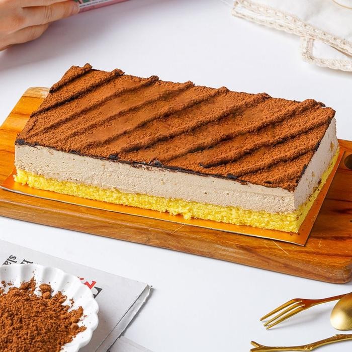 

Kirim,HariYgSama- Tiramisu Signature Cake 20x10cm - Standard