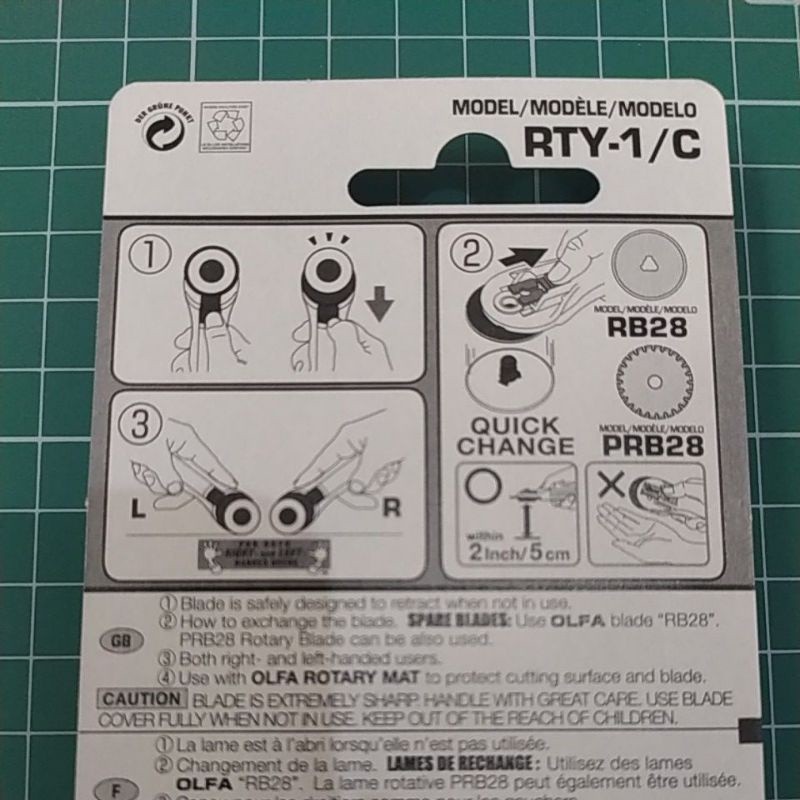 

OLFA RTY-1/C Alat Potong Kain dia 28 mm Rotary Cutter RTY-1