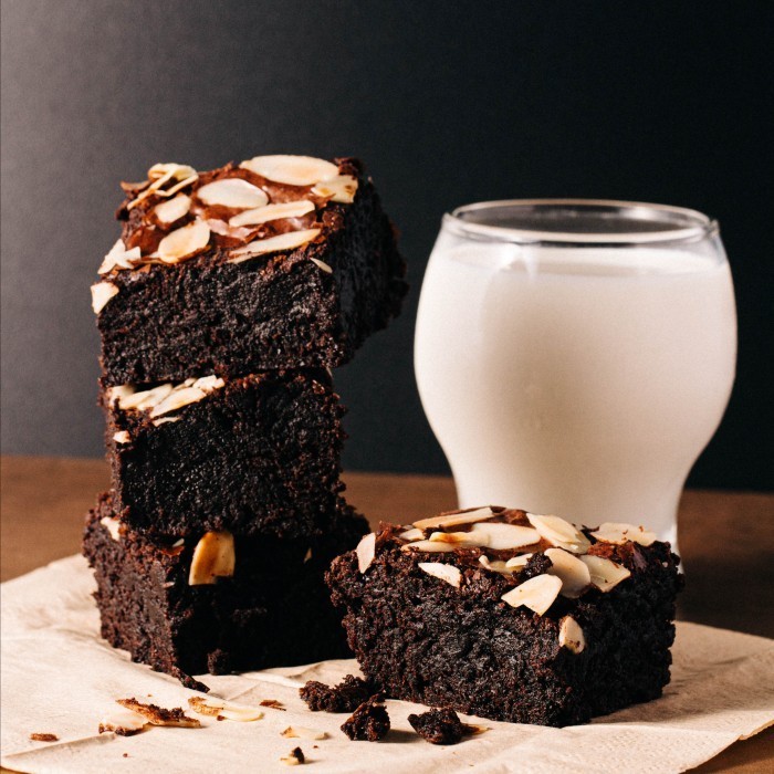 

NewZbgt- Almond Double Fudge Brownies MUGIFUMI Fudgy Brownies