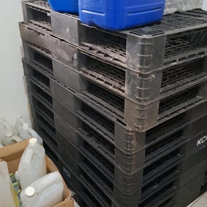 

TERLARIS pallet plastik bekas 100x100x12