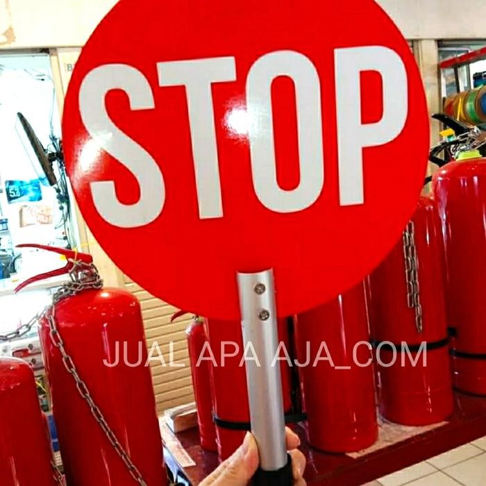 RAMBU LALU LINTAS STOP UNTUK PENYEBERANGAN