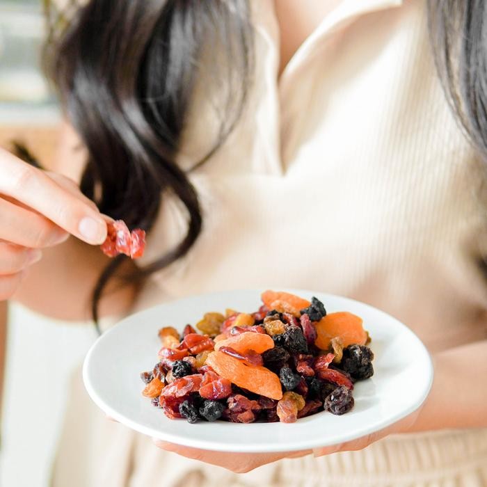 

EatFr3sh- Mixed Dried Fruit 500 gr ( Cranberry , Blueberry , apricot , Raisin )