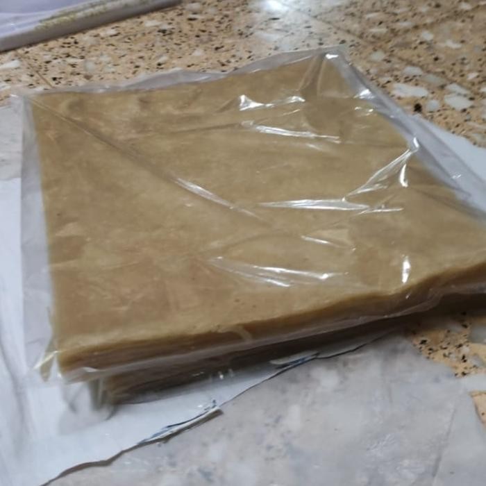 

Kulit Martabak Besar Extra Besar 25cm X 30cm isi 25 Lembar