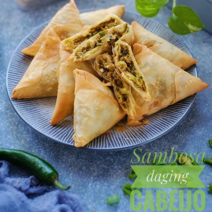 

SAMBOSA DAGING CABE IJO/SAMOSA DAGING CABE IJO FROZEN ISI 10/PCS