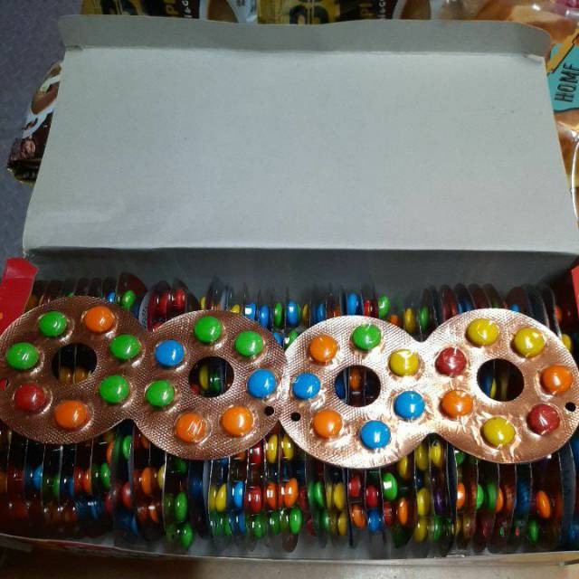 

SMILING KACAMATA DAN ARLOJI