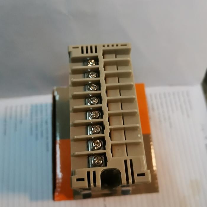 E5EM-YR4K TEMPERATURE CONTROLLER FORT