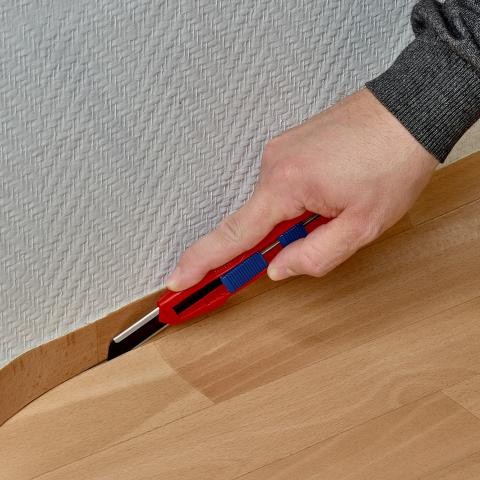 

KNIPEX 90 10 165 BK Cutter 18 mm CutiX Knife 18mm