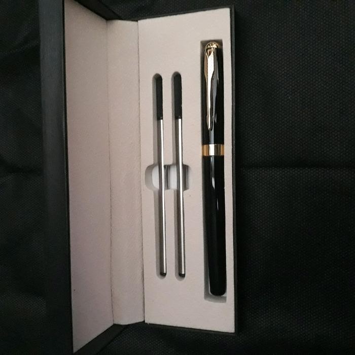 

ID BOLLPOIN MEWAH PARKER GIFT BOX WITH TWO REFILL GRATIS GRAFIR NAMA COCOK UNTUK HAMPERS ATAU