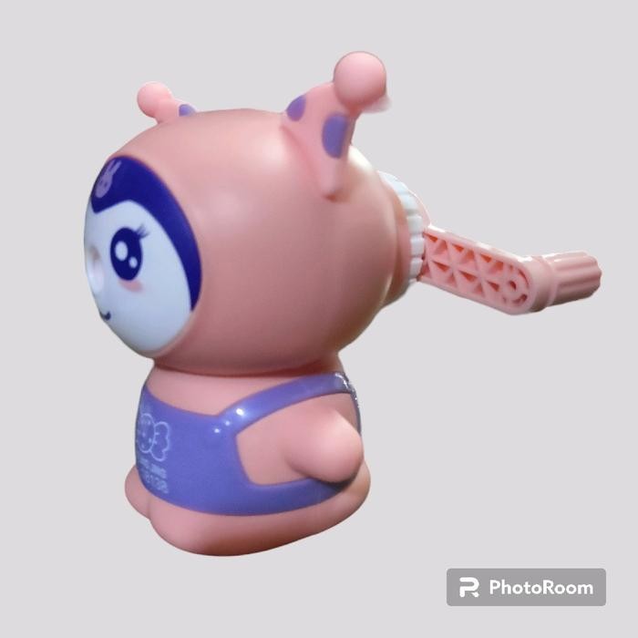 

ID RAUTAN PUTAR PENSIL / SERUTAN MEJA / SHARPENER KARAKTER KUROMI ( SANRIO ) .