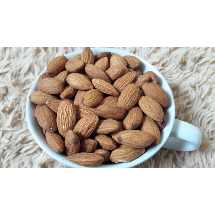 

terbaru !!! natural almond 1 kg whole raw / mentah kulit ari / kacang almon 1000gr ready