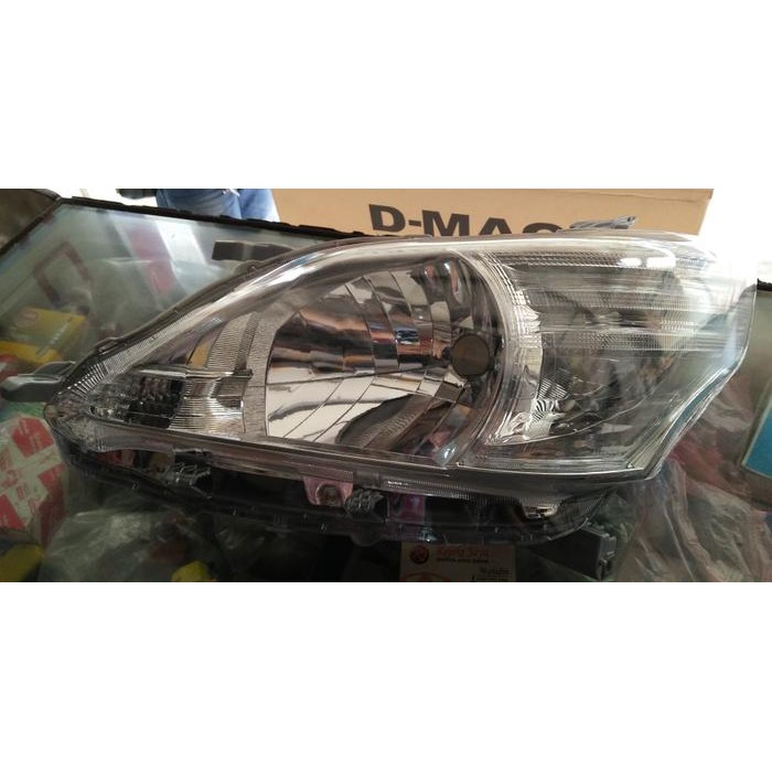 Headlamp / Lampu Depan Kijang Innova 2012-2015