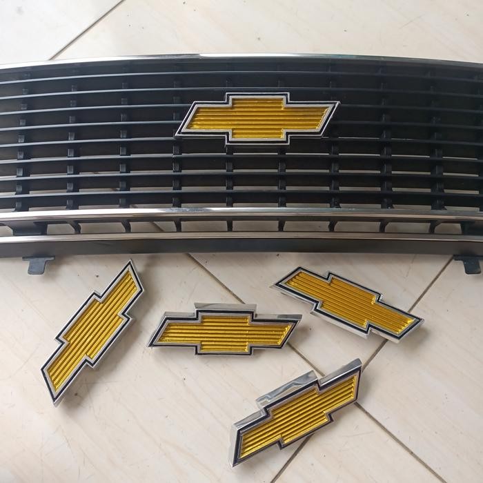 PREMIUM Emblem Grill Chevrolet Luv